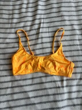 NWOT TRIANGL BIKINI TOP SIZE L